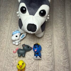 Adopt Me Game Toy Mini Figures+Plush (5 CT)